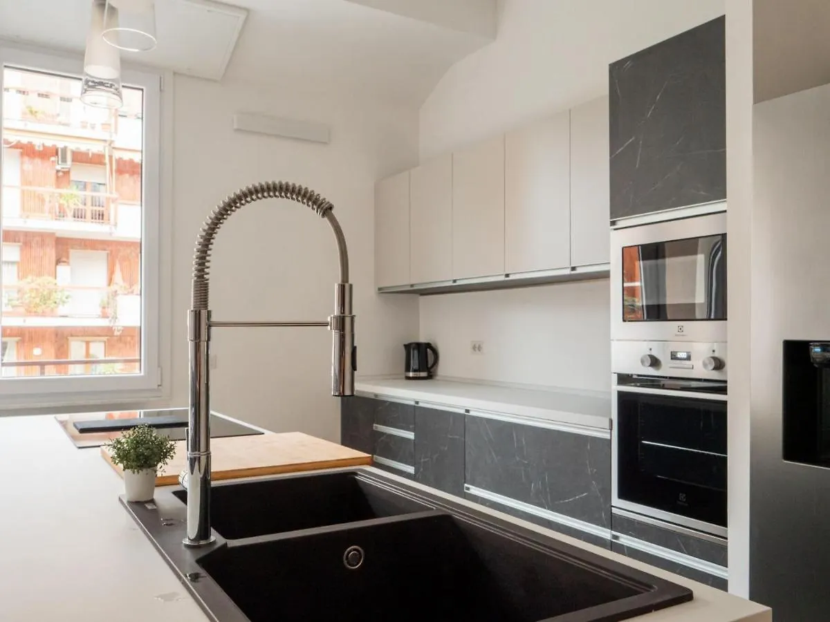 The Best Rent - Gorgeous Two-Bedroom Apartment Close To Cinque Giornate Square Milan