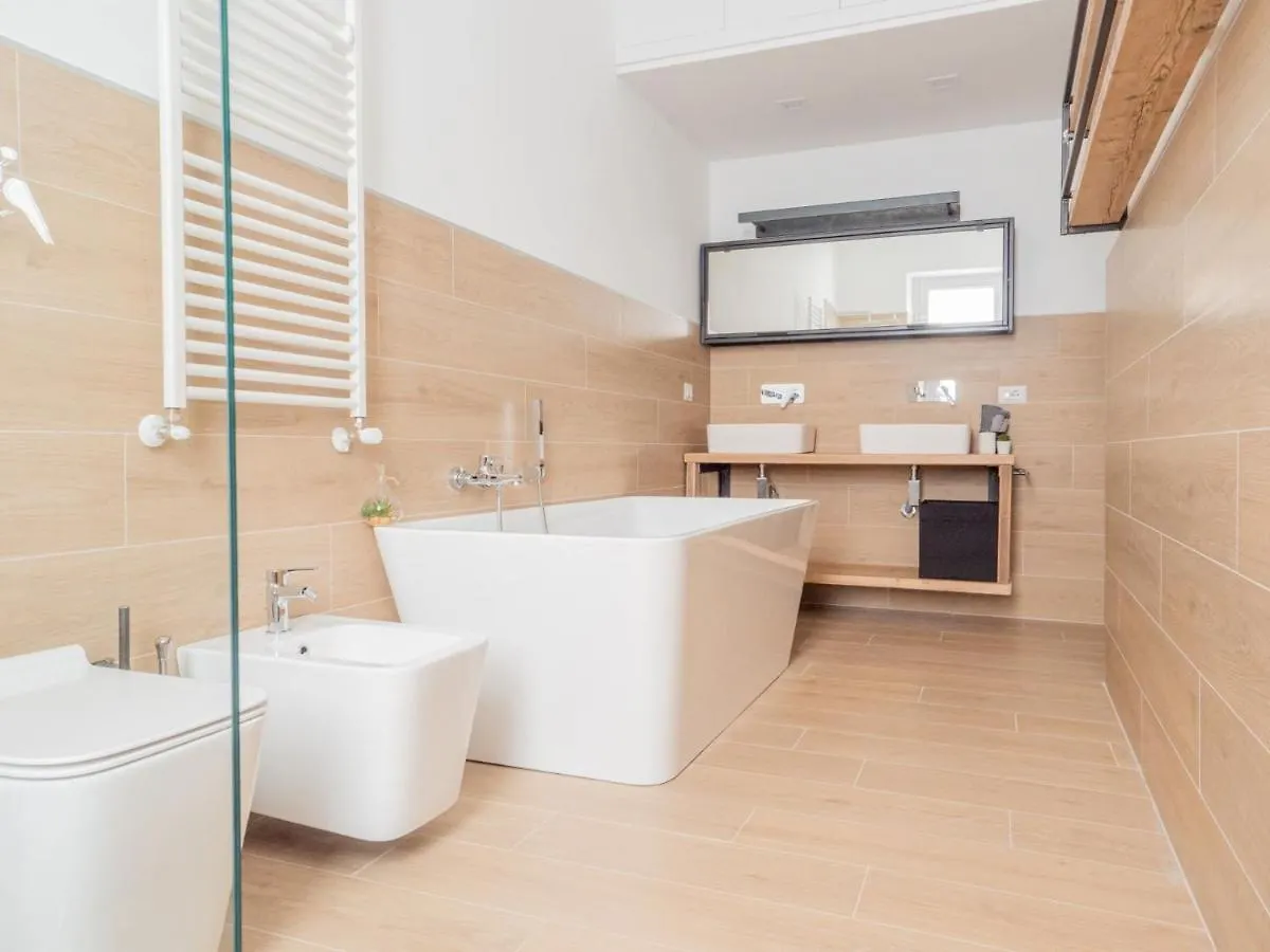 The Best Rent - Gorgeous Two-Bedroom Apartment Close To Cinque Giornate Square Milan Italy