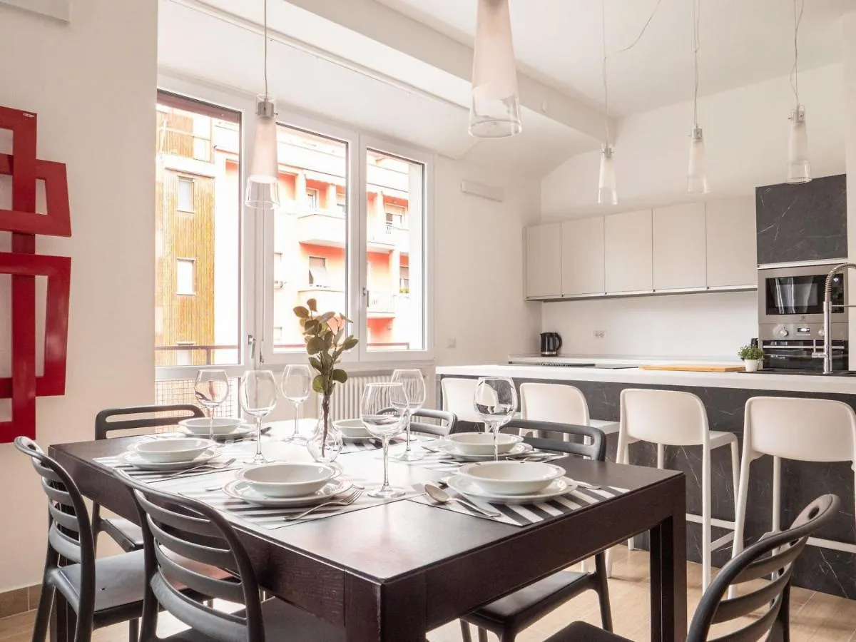The Best Rent - Gorgeous Two-Bedroom Apartment Close To Cinque Giornate Square Milan