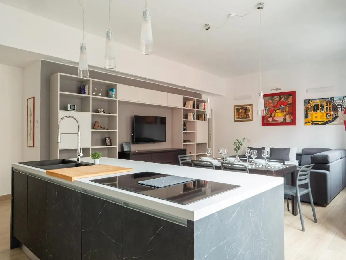 The Best Rent - Gorgeous Two-Bedroom Apartment Close To Cinque Giornate Square location